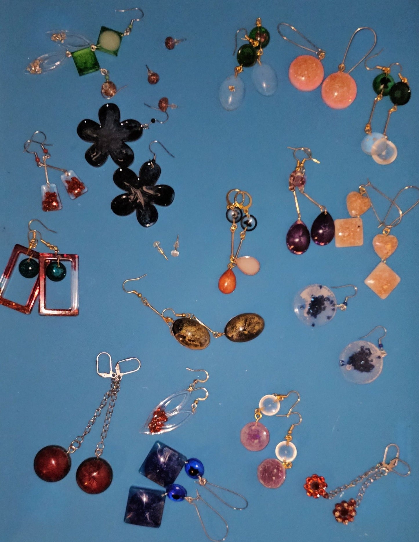 Boucles d'oreilles en résine Fantaisies (la paire)