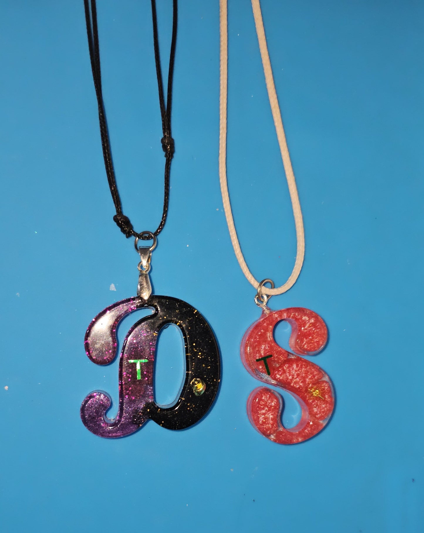 Gamme Alphabets et Chiffres en résine (1 pcs)