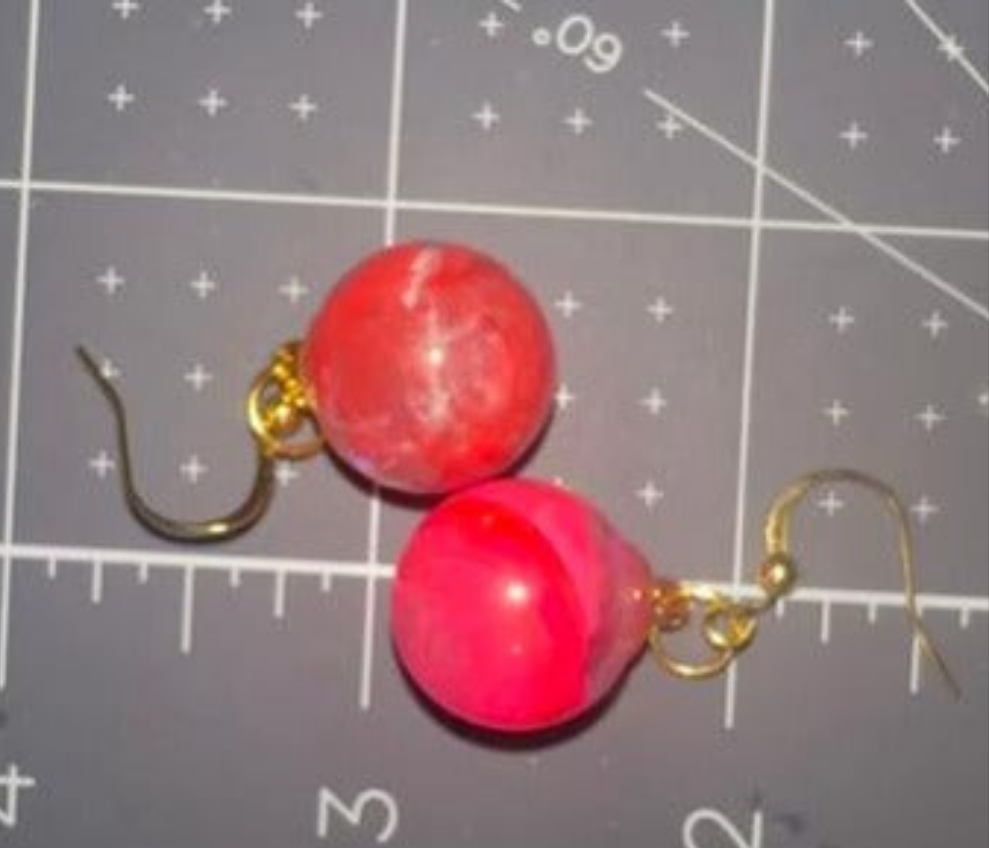 Boucles d'oreilles en résine Fantaisies (la paire)
