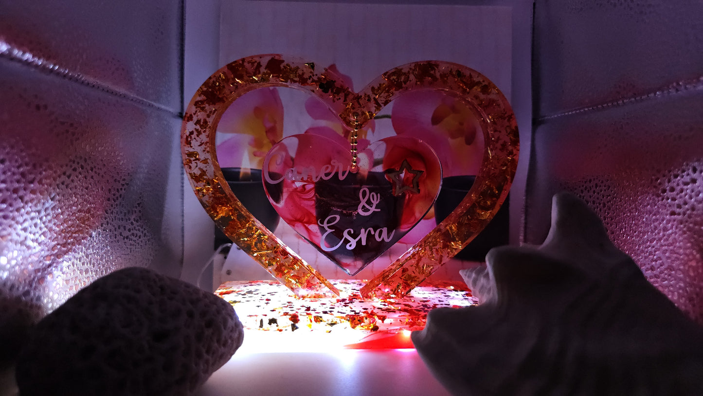 Double coeur sur socle en résine (1 pcs)