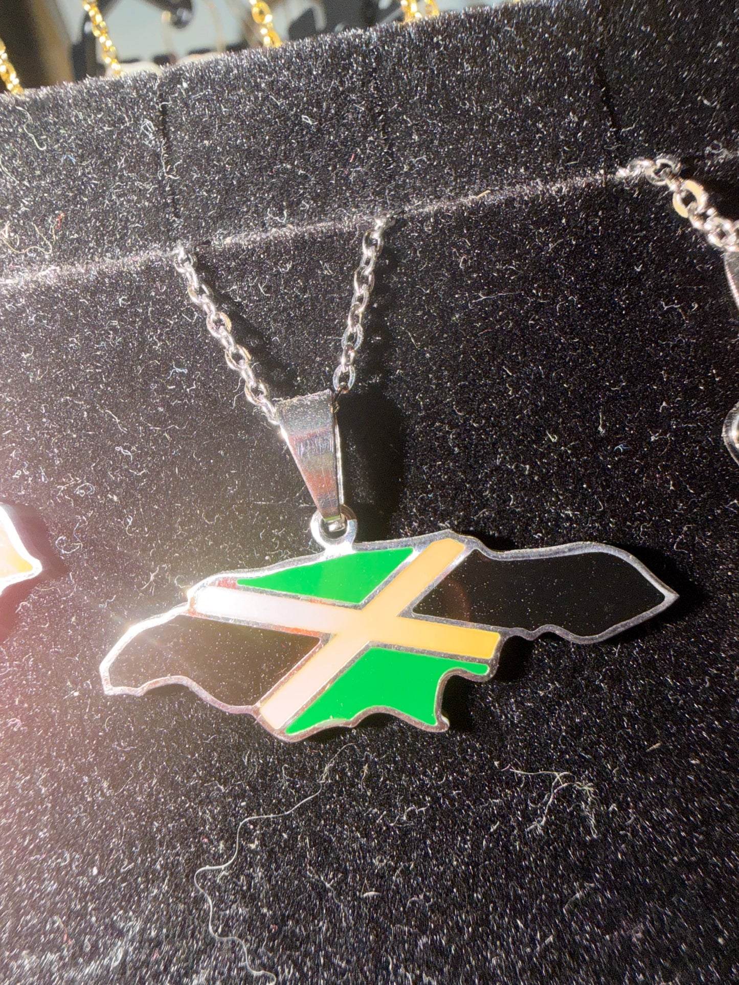 ✨ Collier Chaîne + Pendentif Pays d’Outre-Mer, Caraïbes et Afrique – Acier Inoxydable Or ou Argent (1 pcs)
