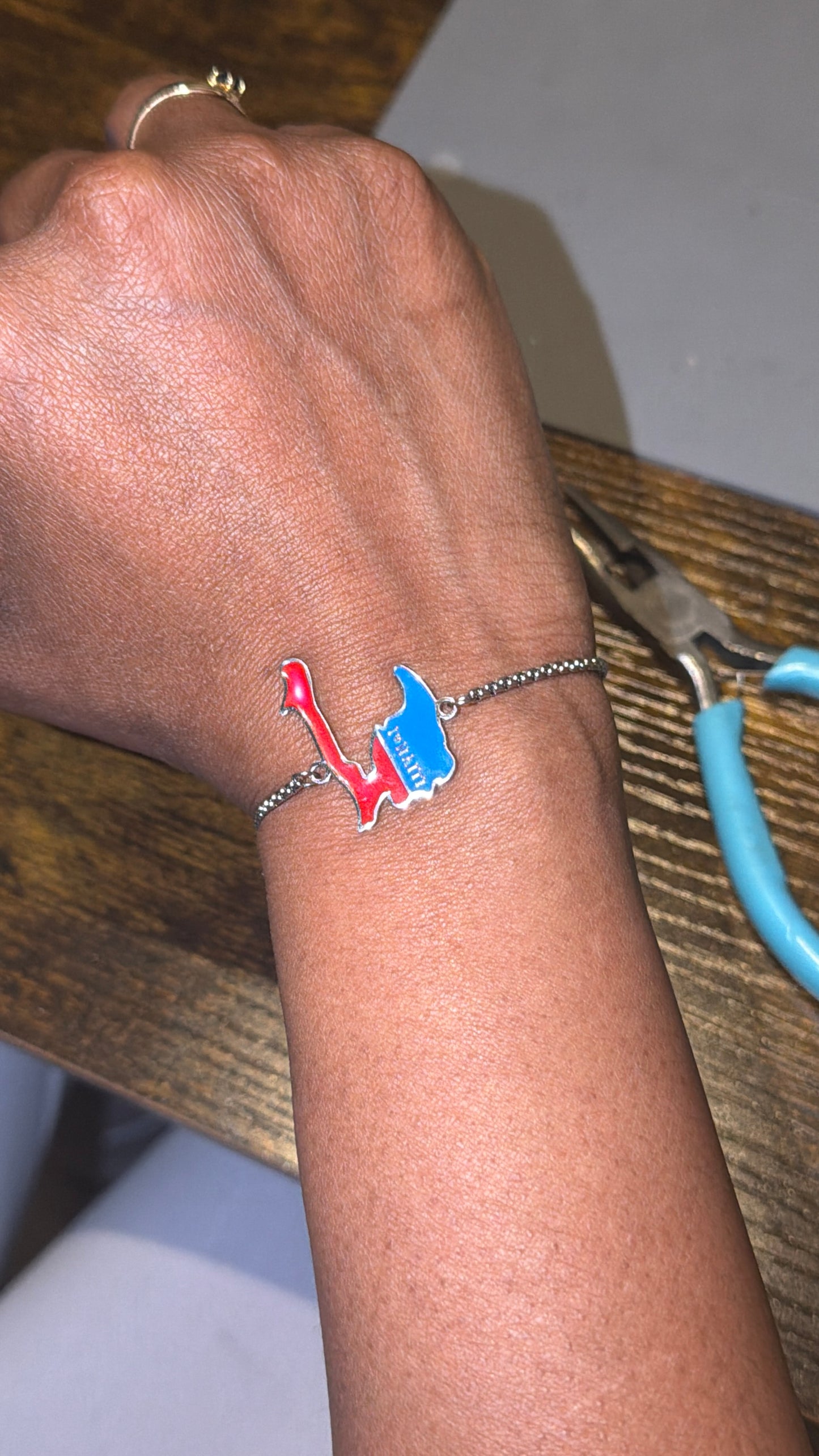 ⛓️✨ Bracelets Ajustables en Acier Inoxydable – Cartes Guadeloupe, Martinique 🇲🇶, Guyane 🇬🇫 & Réunion 🇷🇪