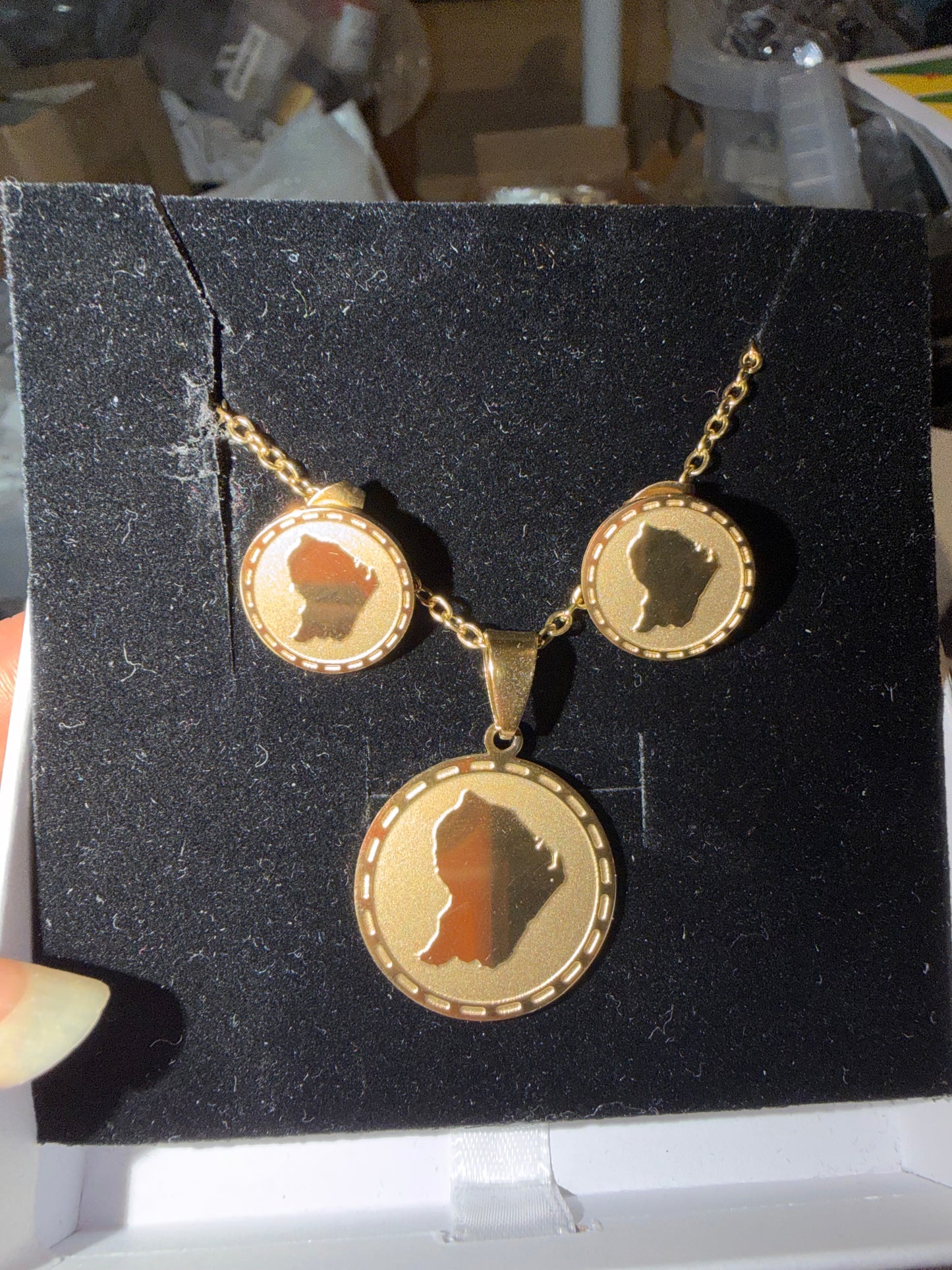 ✨ Ensemble de Parure Bijoux en Acier Inoxydable – Collier + Boucles d’Oreilles coffret « Pièce » Caraïbes