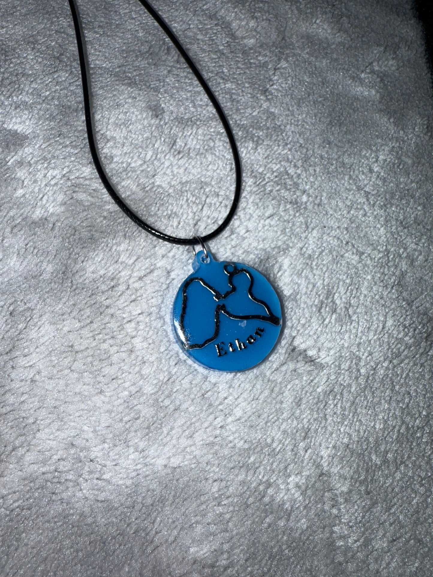 Pendentifs ou Médaillons en résine avec Collier fantaisie (1 pcs)