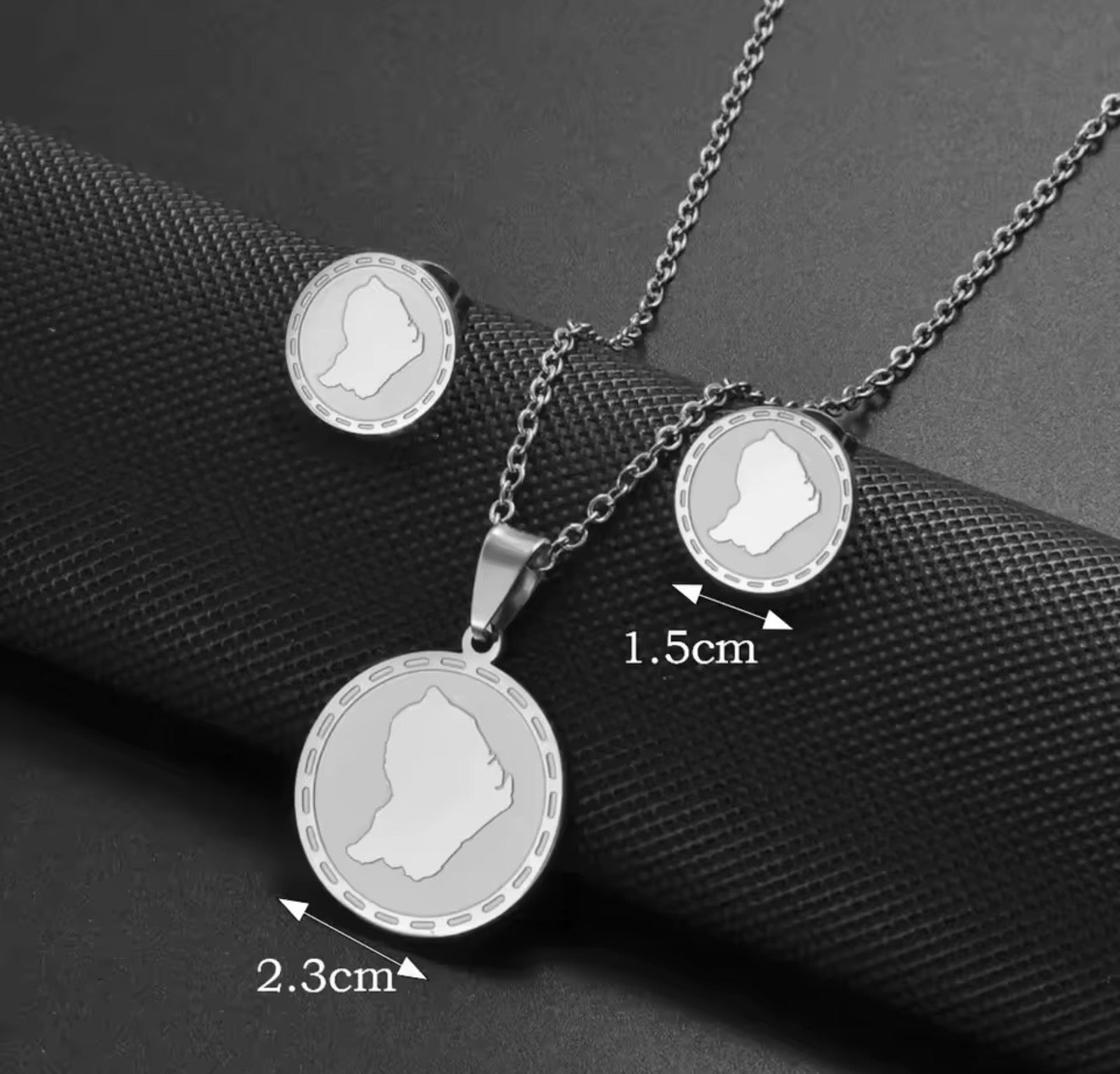 ✨ Ensemble de Parure Bijoux en Acier Inoxydable – Collier + Boucles d’Oreilles coffret « Pièce » Caraïbes