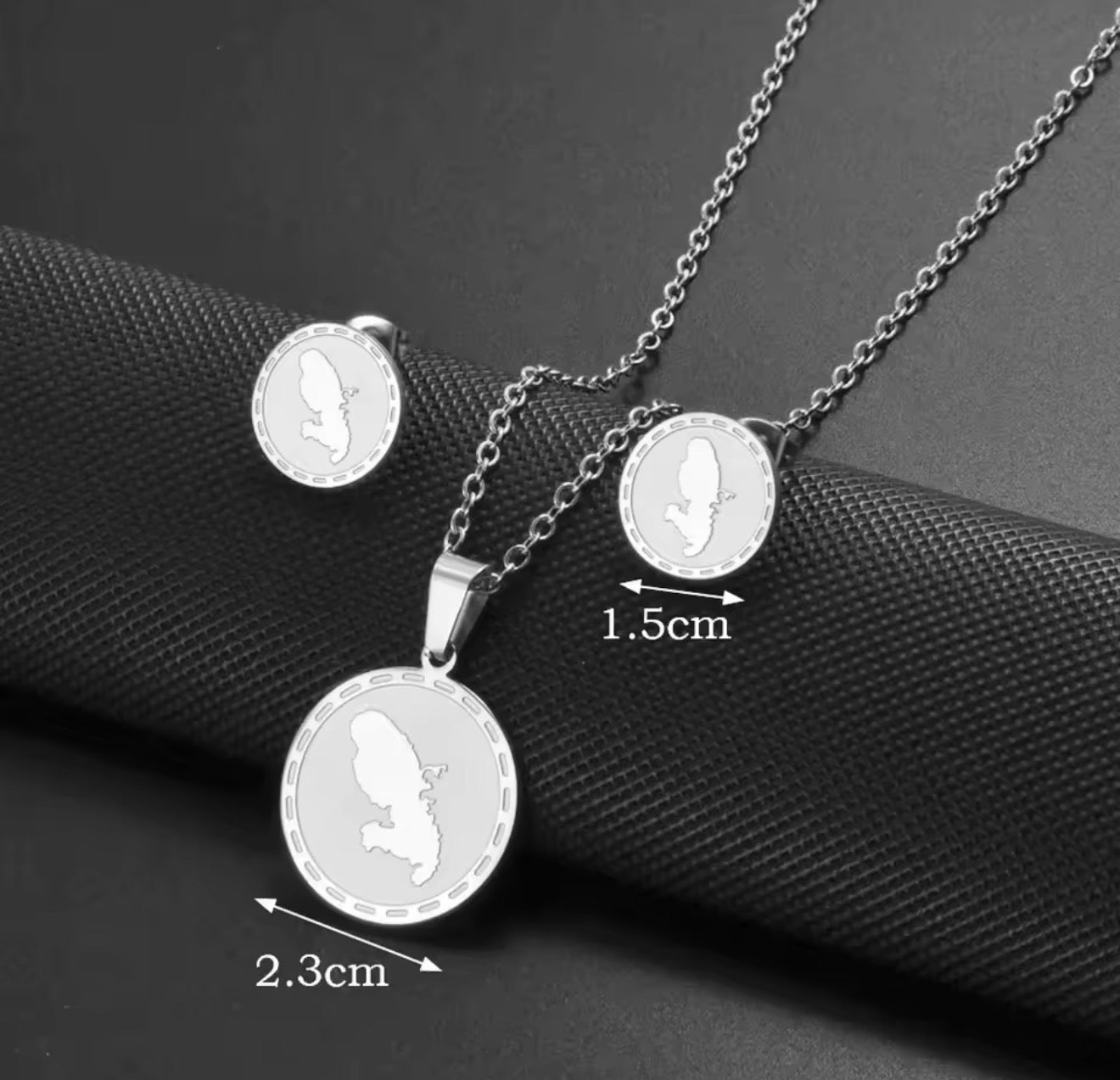 ✨ Ensemble de Parure Bijoux en Acier Inoxydable – Collier + Boucles d’Oreilles coffret « Pièce » Caraïbes