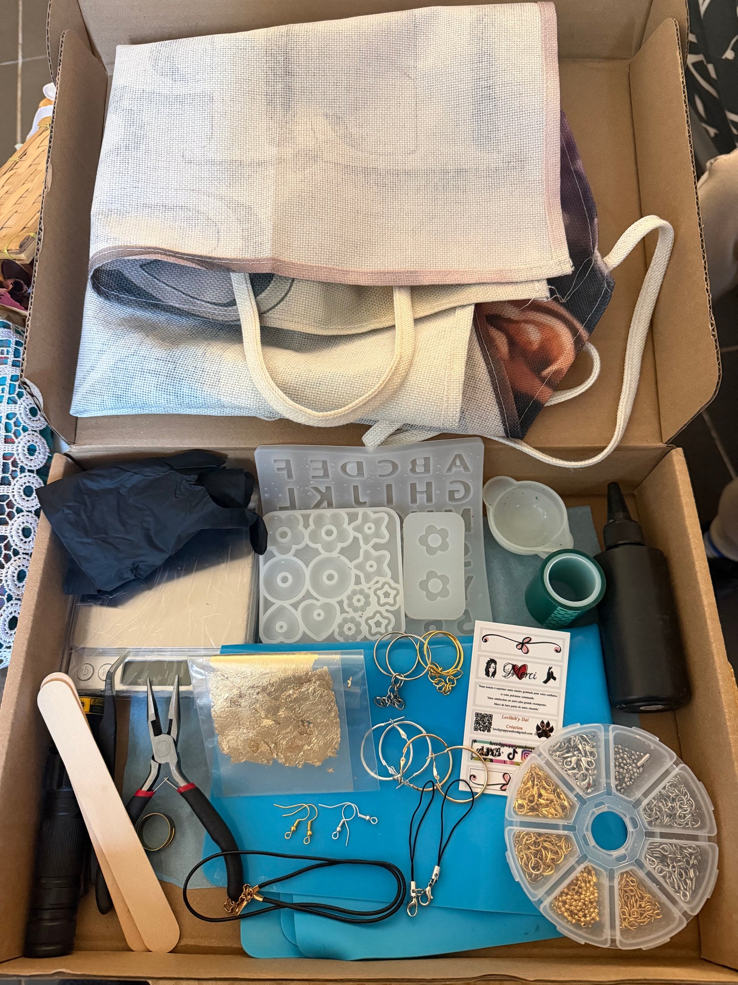 🎨 Coffret Créatif Résine UV – Kit Complet Débutant (34 pièces)