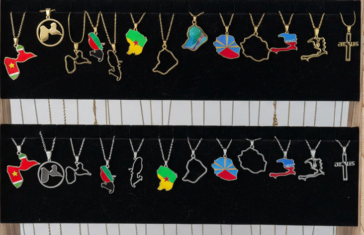 ✨ Collier Chaîne + Pendentif Pays d’Outre-Mer, Caraïbes et Afrique – Acier Inoxydable Or ou Argent (1 pcs)