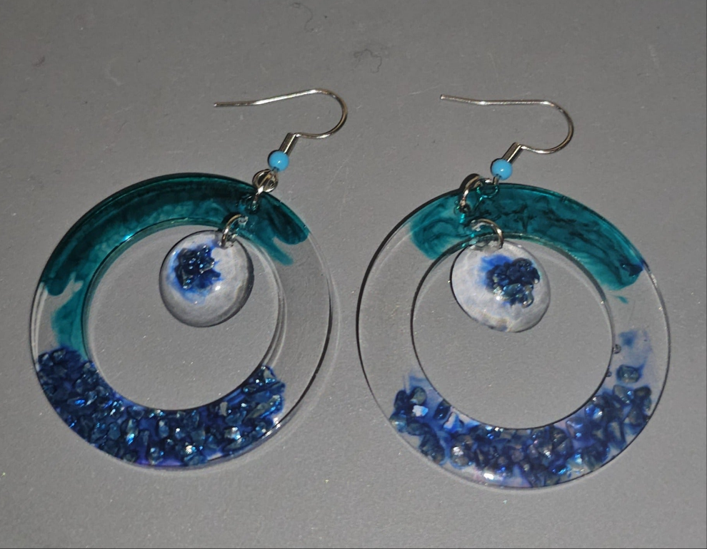 Boucles d'oreilles en résine Fantaisies (la paire)