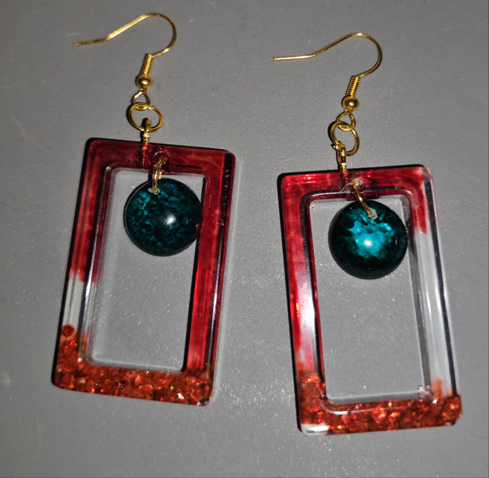 Boucles d'oreilles en résine Fantaisies (la paire)