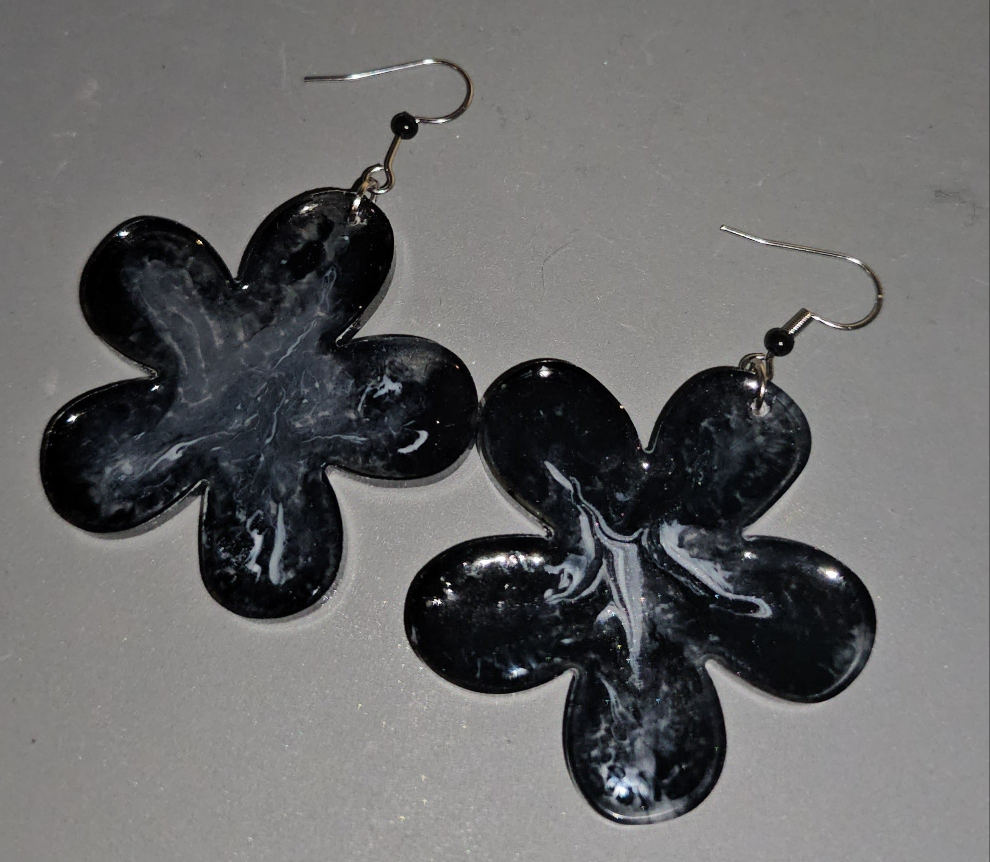 Boucles d'oreilles en résine Fantaisies (la paire)