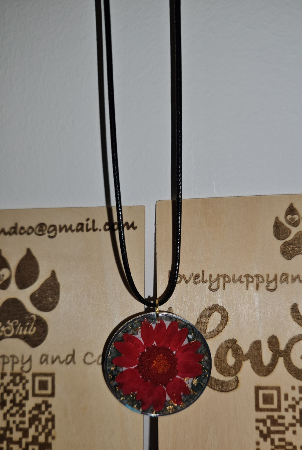Pendentifs ou Médaillons en résine avec Collier fantaisie (1 pcs)