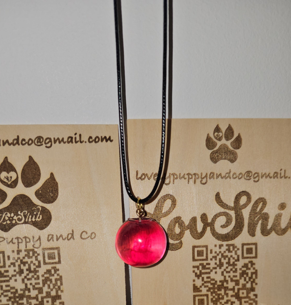 Pendentifs ou Médaillons en résine avec Collier fantaisie (1 pcs)