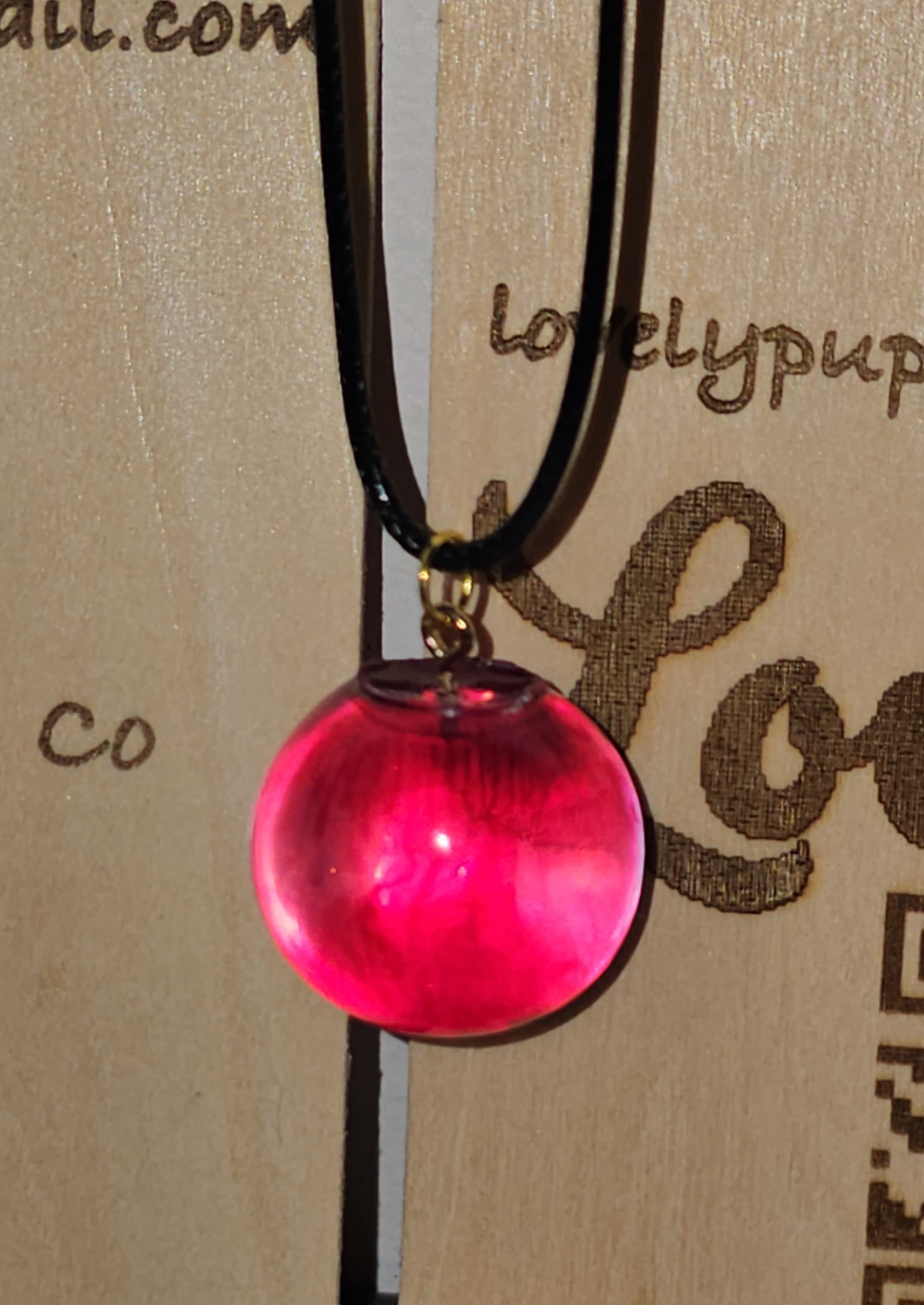 Pendentifs ou Médaillons en résine avec Collier fantaisie (1 pcs)