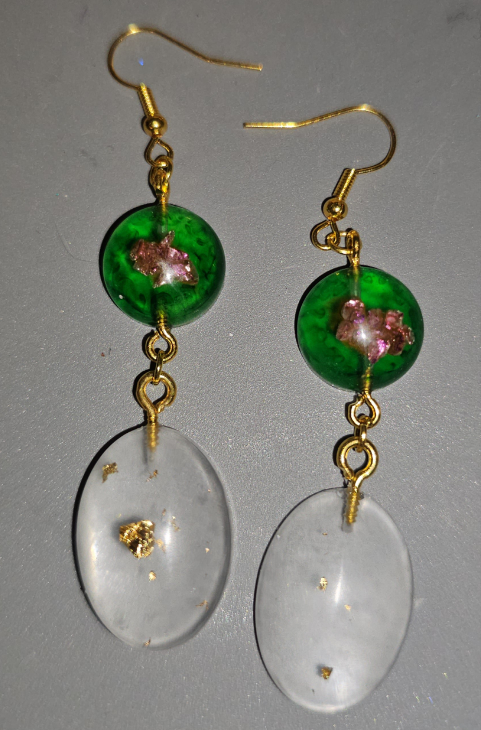 Boucles d'oreilles en résine Fantaisies (la paire)