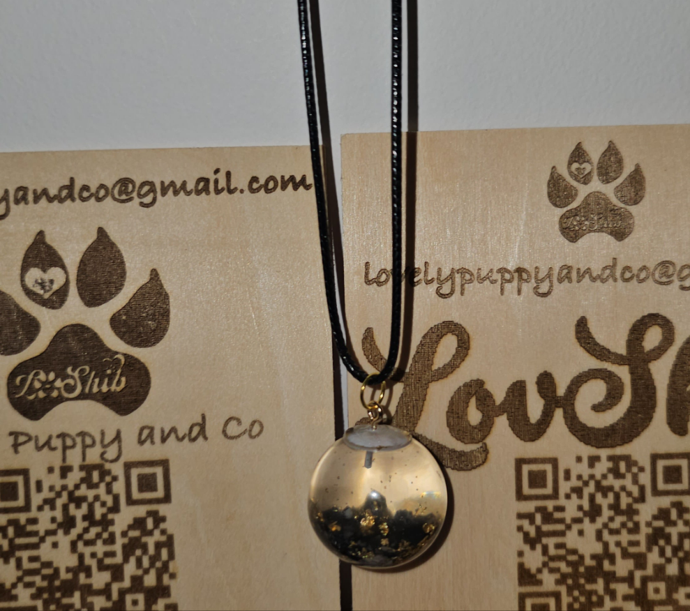 Pendentifs ou Médaillons en résine avec Collier fantaisie (1 pcs)