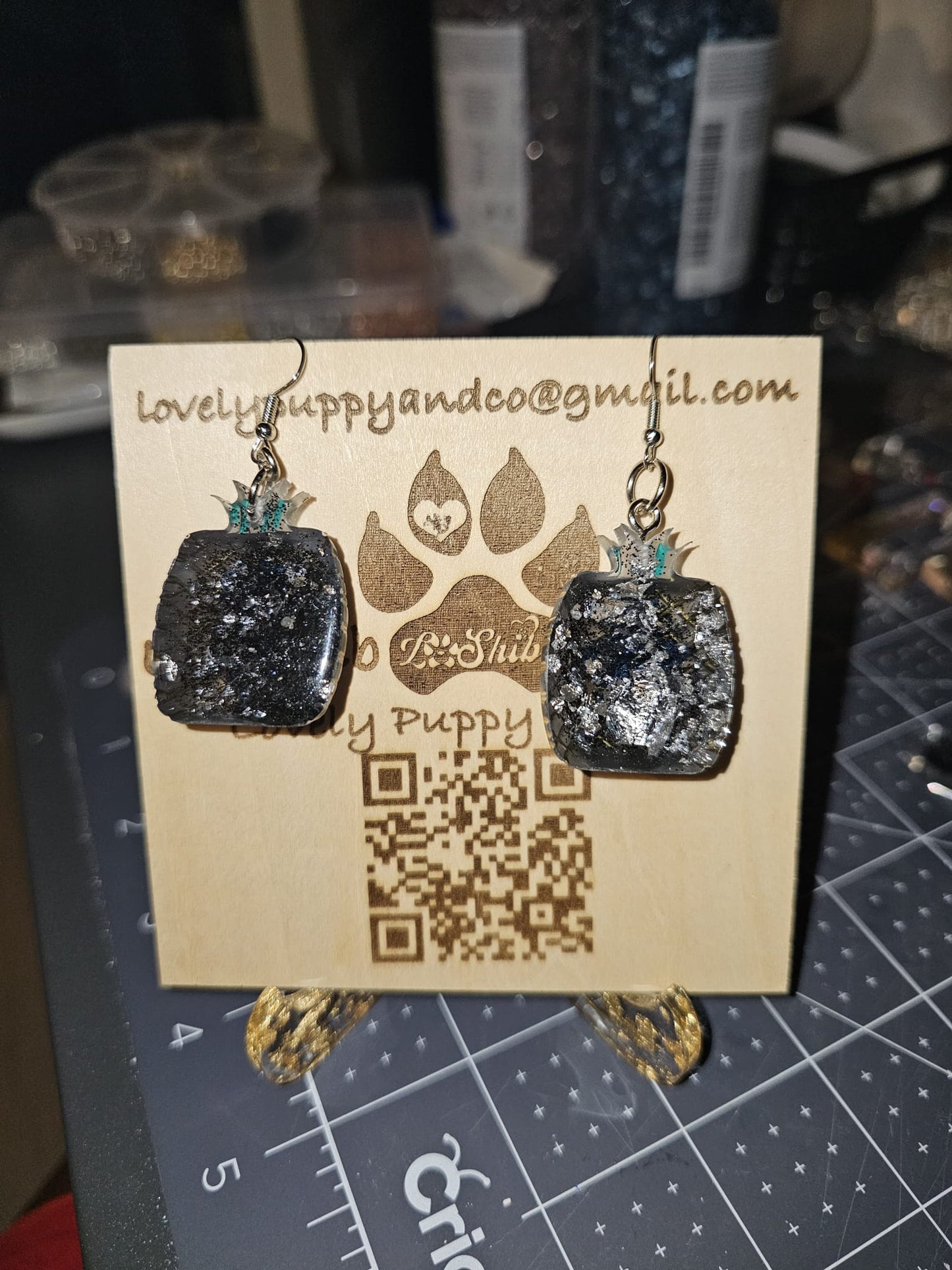 Boucles d'oreilles en résine Fantaisies (la paire)