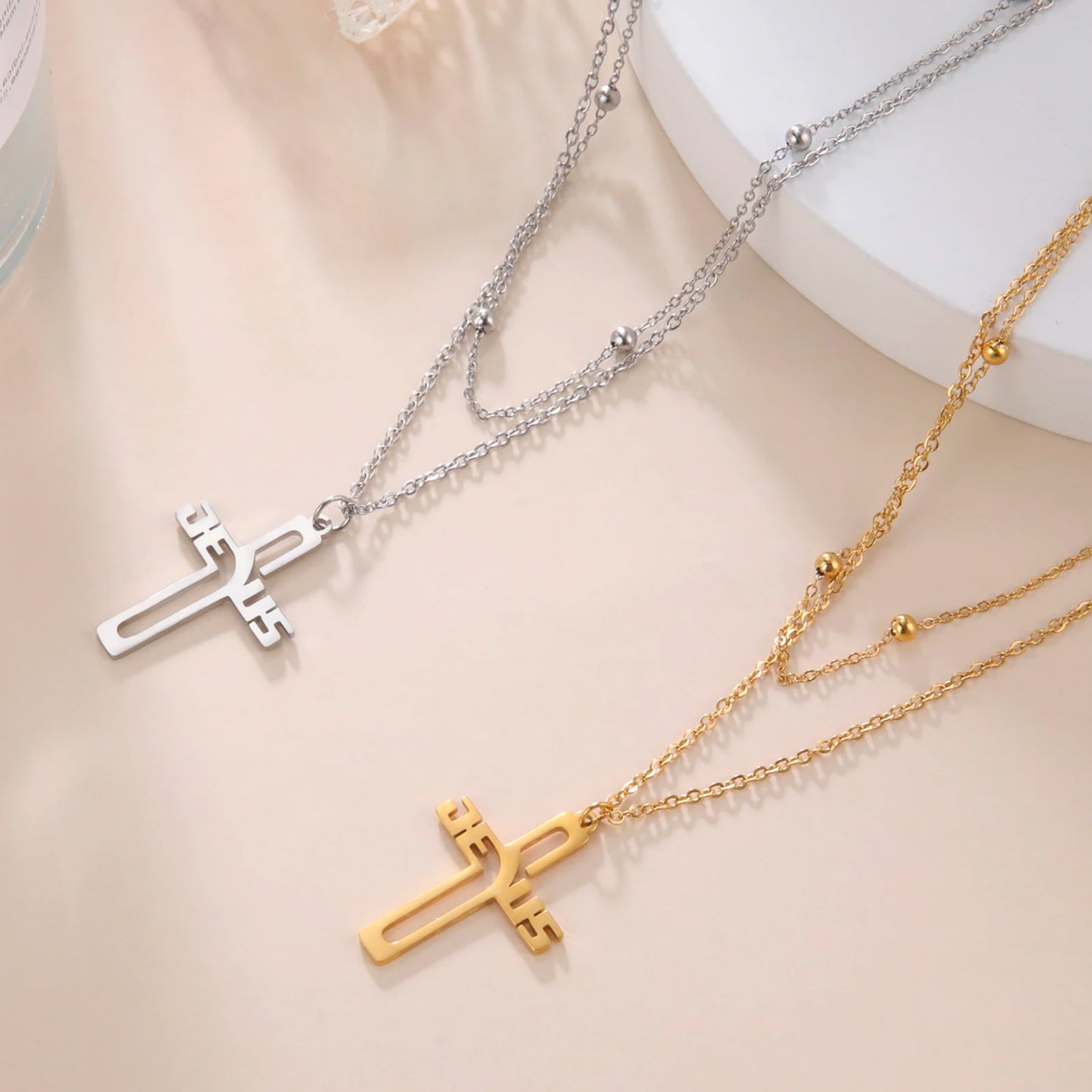 ✨ Collier avec Pendentif Croix Jésus en Acier Inoxydable