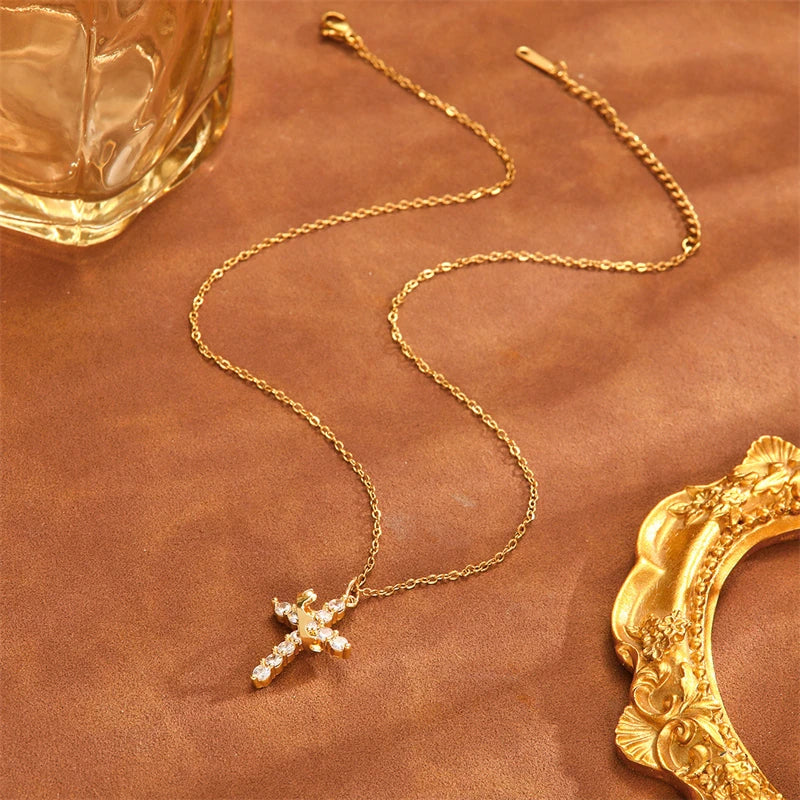 ✝️✨ Collier Chaîne Croix en Zircon – Couronne Rotative en acier inoxydable