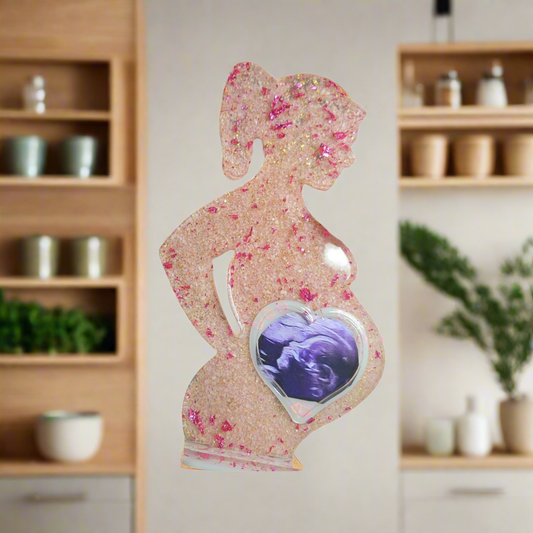 Femme enceinte en résine ventre coeur (1 pcs)