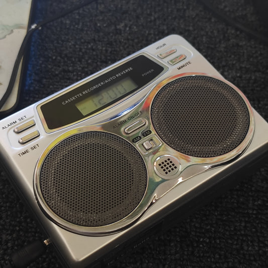 đ» Lecteur de Cassettes Portable avec Radio FM/AM â Haut-parleur IntĂ©grĂ© & Enregistrement