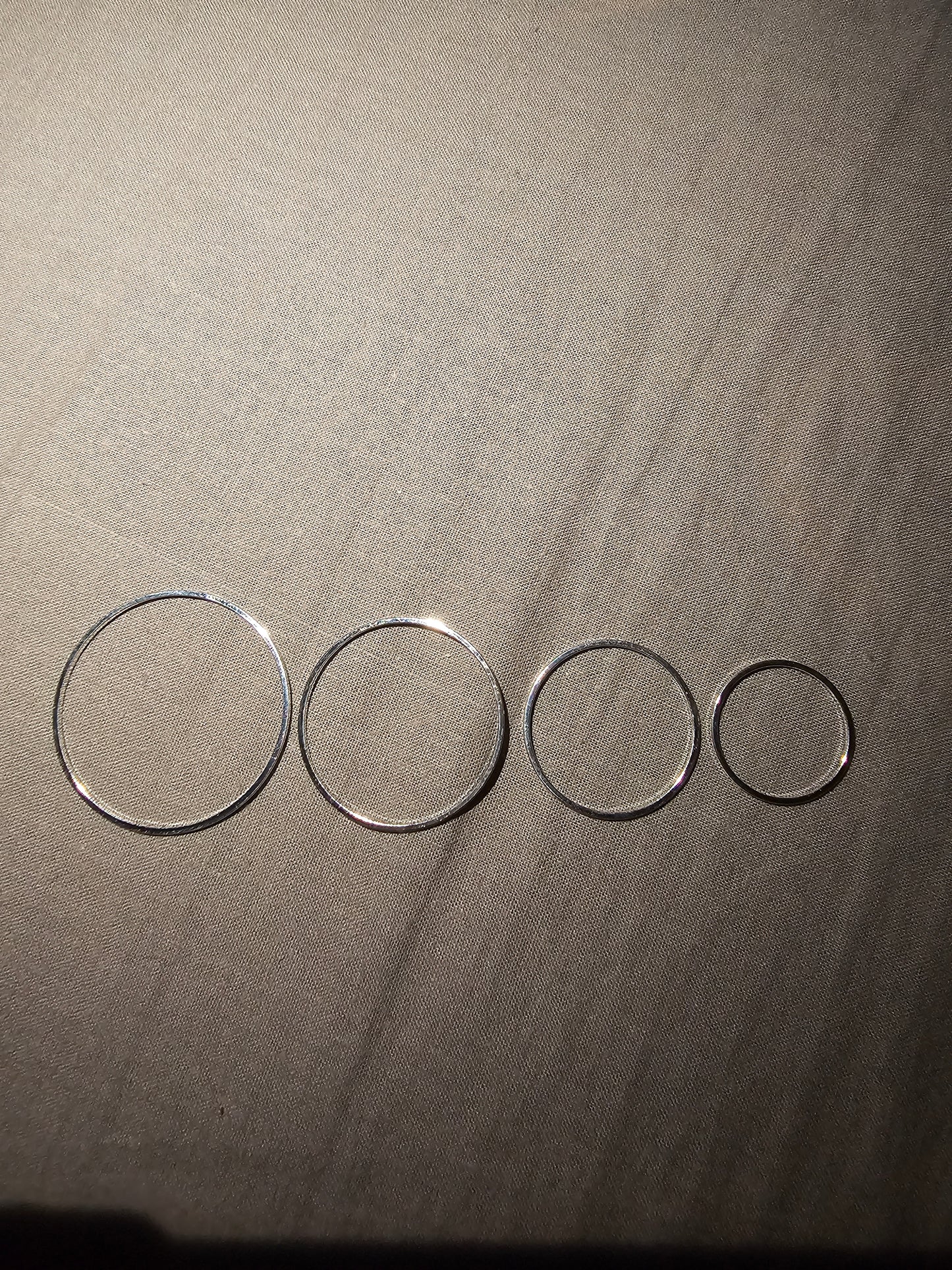 Boucles d'oreilles en résine Fantaisies (la paire)